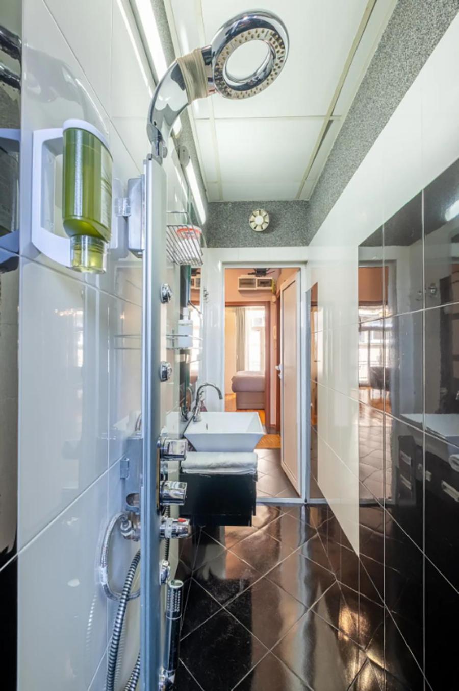 Charming 2Bdr Apartment In Historic Center With Parking ソフィア エクステリア 写真